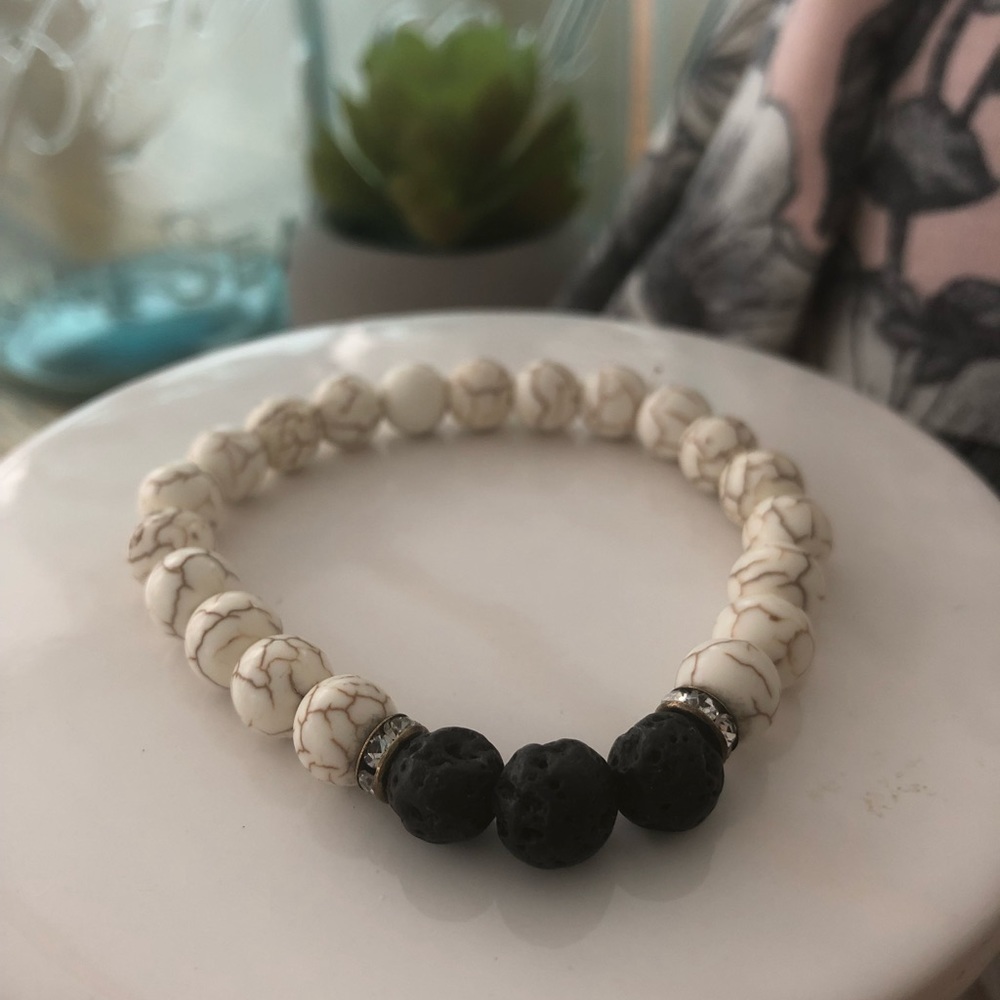 Essential oil diffusing bracelets - Picture 4 of 8